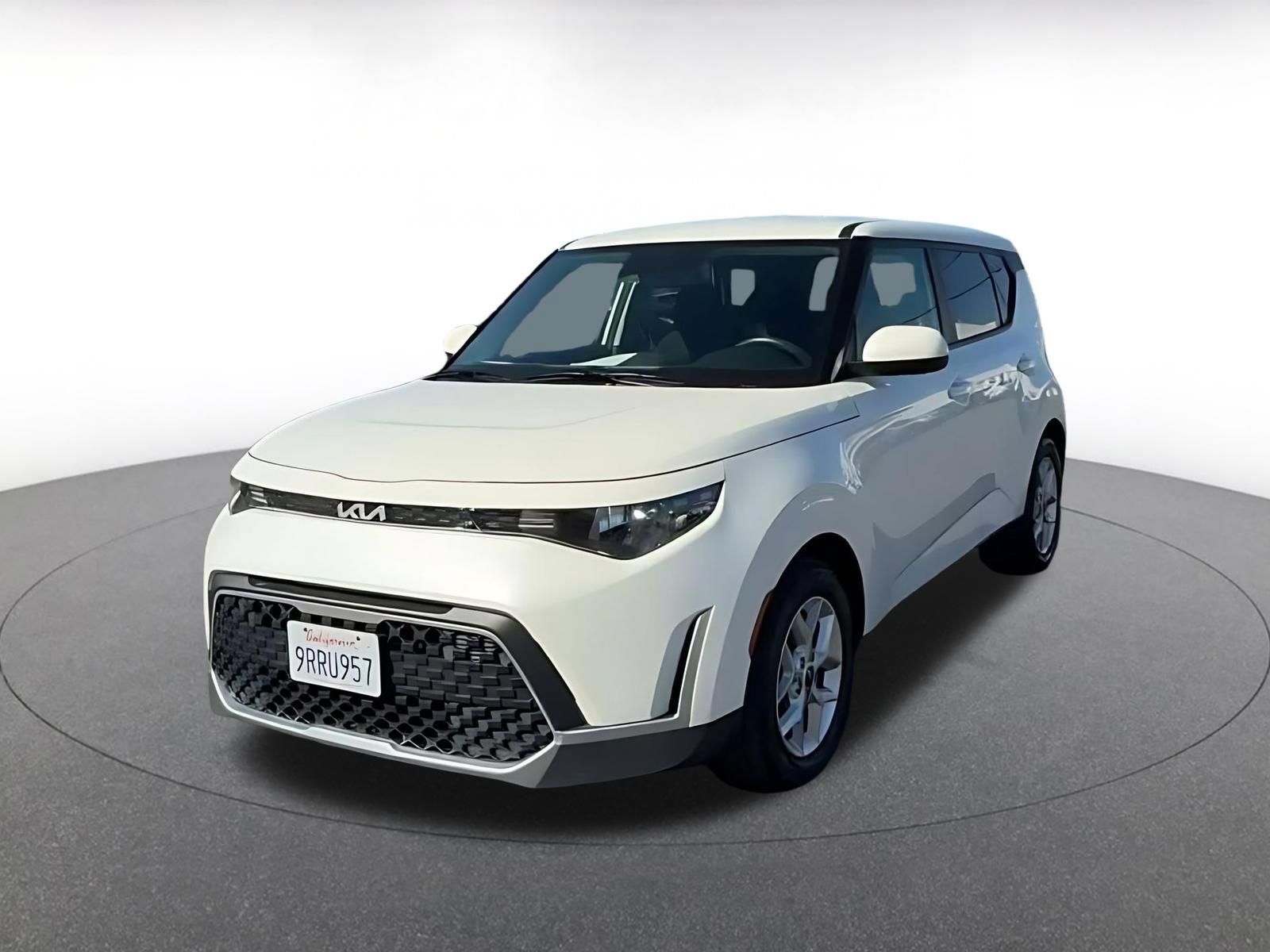 Used 2025 Kia Soul LX w/ LX Technology Package FWD image 6