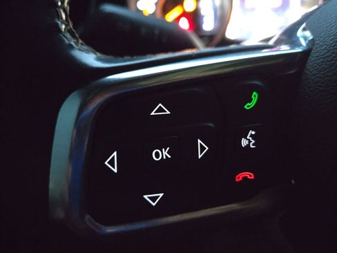 Used 2022 Jeep Gladiator Overland image 17