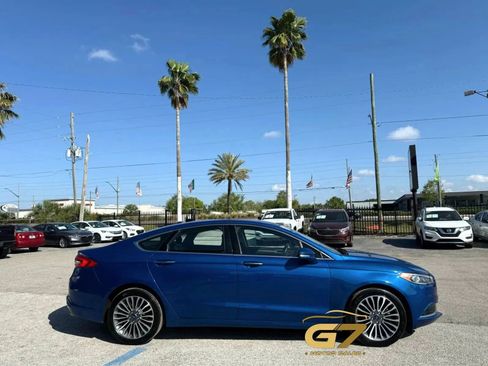 Used 2018 Ford Fusion SE w/ Fusion SE Technology Package FWD image 5