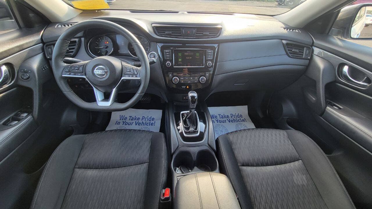Used 2018 Nissan Rogue SV w/ Premium Package AWD/4WD image 10