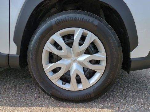Used 2025 Toyota Corolla Cross L FWD image 11