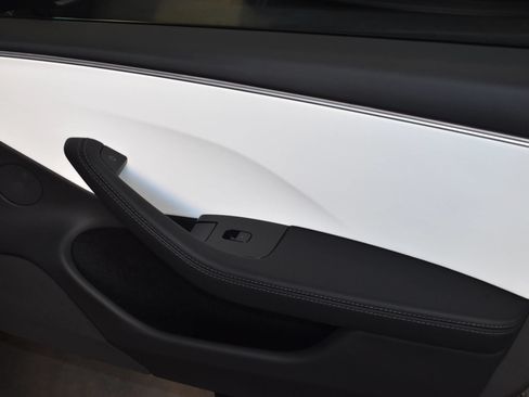 Used 2025 Tesla Model 3 RWD image 14