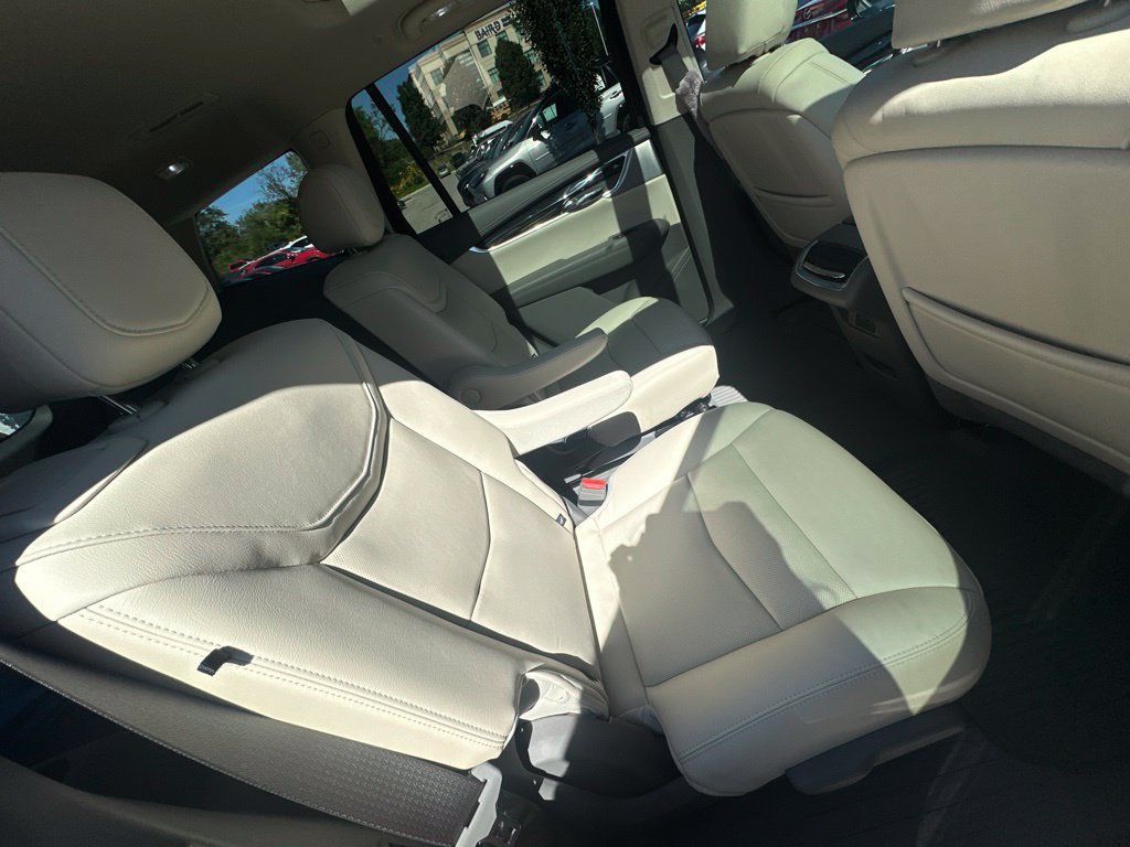 Used 2023 Cadillac XT6 Premium Luxury w/ Technology Package AWD/4WD image 30