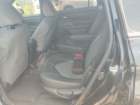 Used 2022 Toyota Highlander XSE FWD image 10