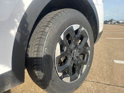 Used 2025 Kia Sorento S w/ Panoramic Sunroof Package image 12