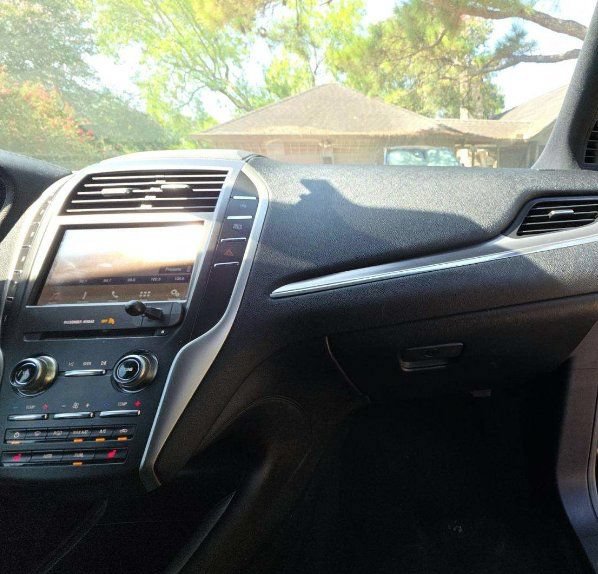Used 2019 Lincoln MKC Premiere FWD image 24