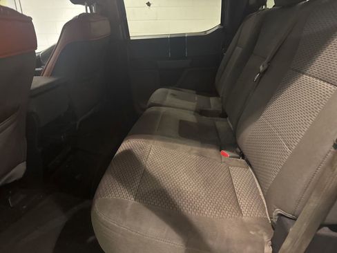 Used 2015 Ford F150 XLT image 24