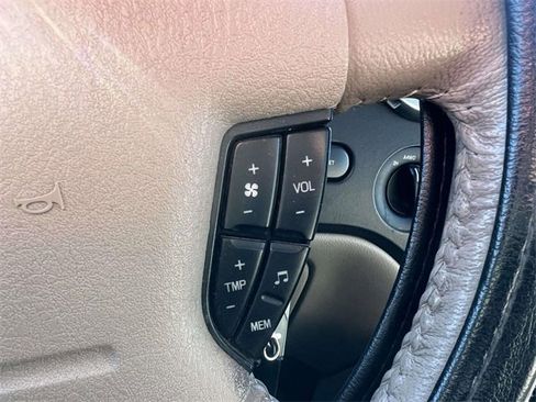 Used 2004 Ford Expedition Eddie Bauer image 24