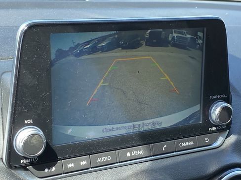 Certified 2022 Nissan Sentra SV FWD image 8