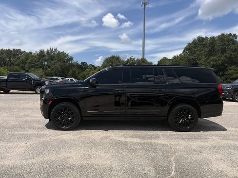 Used 2021 GMC Yukon XL Denali AWD/4WD image 3
