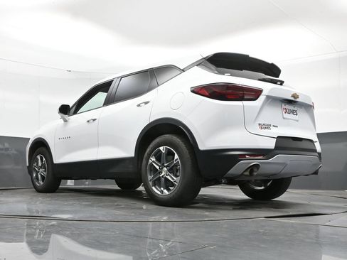 Used 2025 Chevrolet Blazer LT AWD/4WD image 46