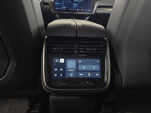 Used 2024 Rivian R1S Adventure AWD/4WD image 30
