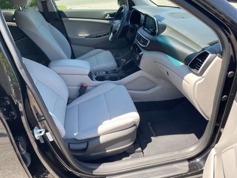 Used 2019 Hyundai Tucson Value FWD image 12
