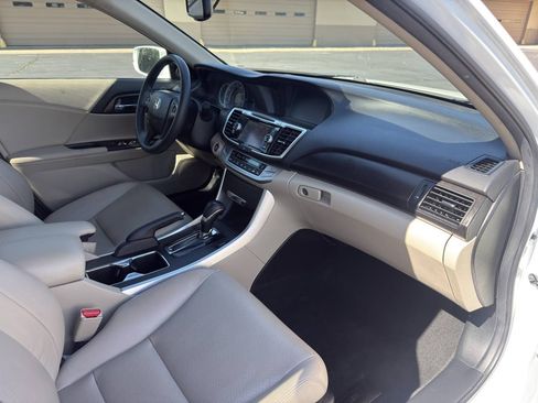 Used 2015 Honda Accord EX-L image 18