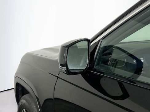 Used 2024 Jeep Grand Cherokee L Limited w/ Luxury Tech Group II image 16