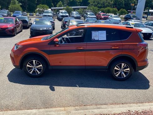 Used 2016 Toyota RAV4 XLE AWD/4WD image 4