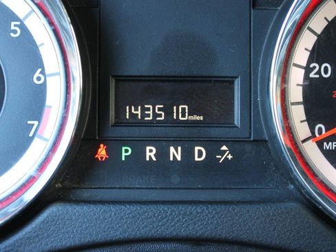 Used 2016 Dodge Grand Caravan SXT FWD image 14