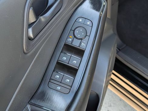 Used 2024 Nissan Rogue S FWD image 17