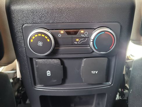 Used 2020 Ford Explorer XLT w/ Equipment Group 202A RWD image 17