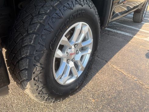 Used 2020 GMC Sierra 1500 AT4 w/ AT4 Premium Package AWD/4WD image 9