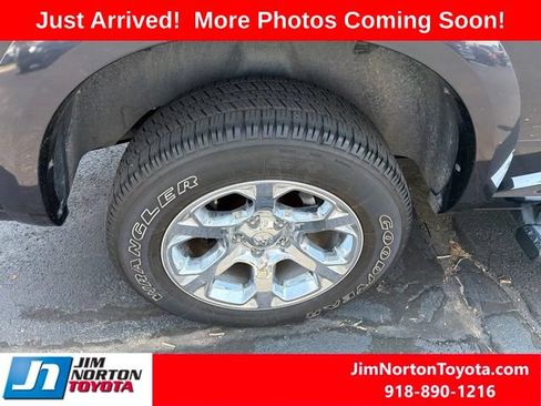 Used 2015 RAM 1500 Laramie w/ Convenience Group AWD/4WD image 8