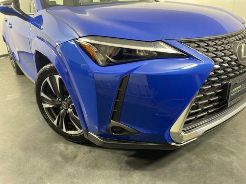 Used 2025 Lexus UX 300h AWD w/ Cold Area Package image 4