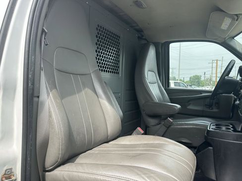 Used 2015 Chevrolet Express 2500 image 26