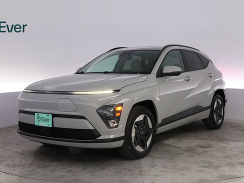 Used 2024 Hyundai Kona SEL FWD image 2