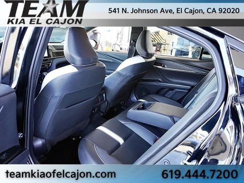 Used 2025 Toyota Camry SE w/ Convenience Package FWD image 17