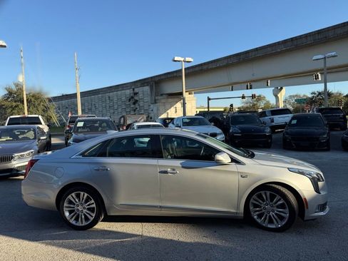 Used 2018 Cadillac XTS Luxury image 8