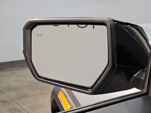 Used 2024 GMC Canyon Elevation w/ Elevation Premium Package image 22