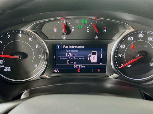 Used 2024 GMC Terrain SLE w/ Driver Convenience Package AWD/4WD image 12