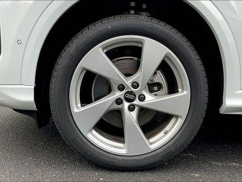 New 2025 Audi Q5 Premium Plus image 11
