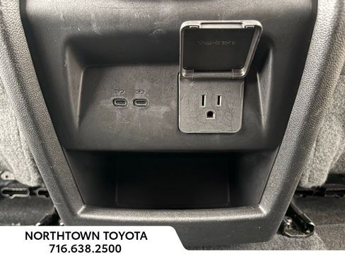 Used 2024 Chevrolet Traverse LT image 26