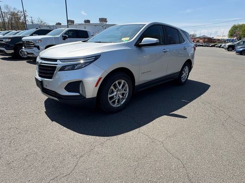 Used 2022 Chevrolet Equinox LT image 24