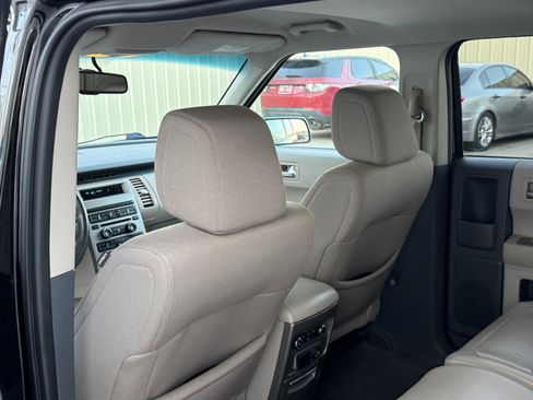 Used 2009 Ford Flex SE image 21