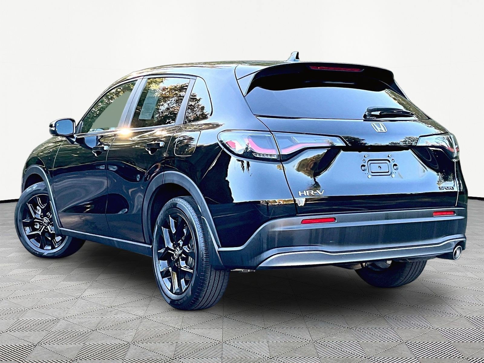 Used 2024 Honda HR-V Sport image 4