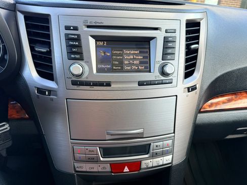 Used 2012 Subaru Outback 3.6R Limited w/ Moonroof Pkg AWD/4WD image 8