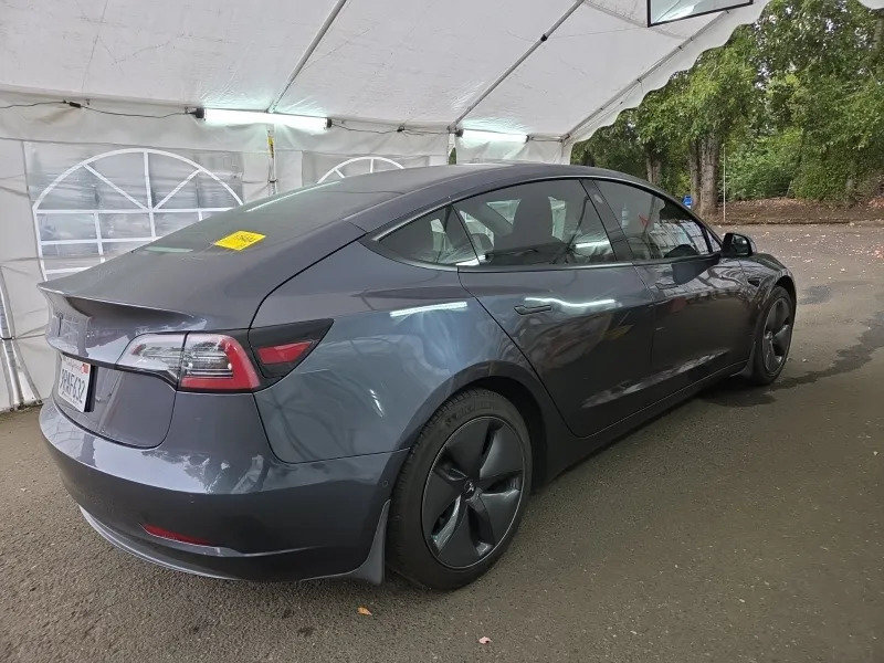 Used 2020 Tesla Model 3 Standard Range Plus RWD image 4