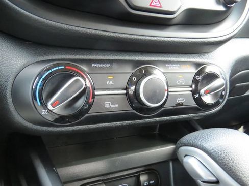 Used 2021 Kia Soul LX FWD image 22