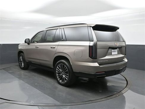 Used 2025 Cadillac Escalade Sport Platinum image 5