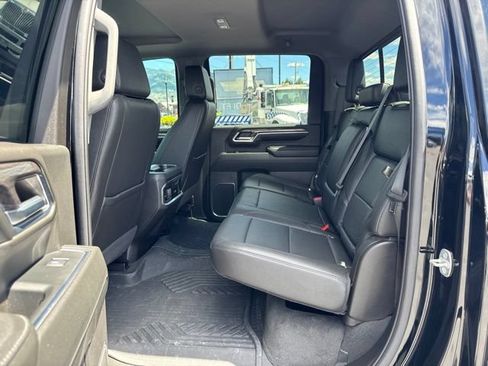 Used 2024 Chevrolet Silverado 2500 LTZ w/ LTZ Convenience Package AWD/4WD image 16