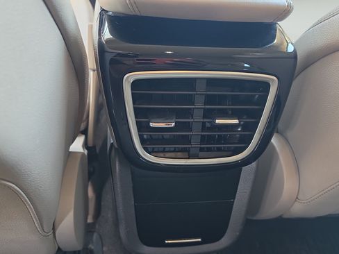 Used 2022 Lincoln Nautilus FWD w/ Premium Package image 20