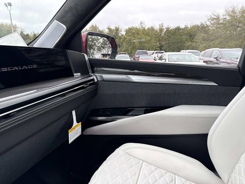 New 2026 Cadillac Escalade V image 23
