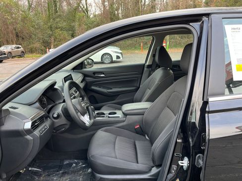 Used 2025 Nissan Altima 2.5 SV image 27