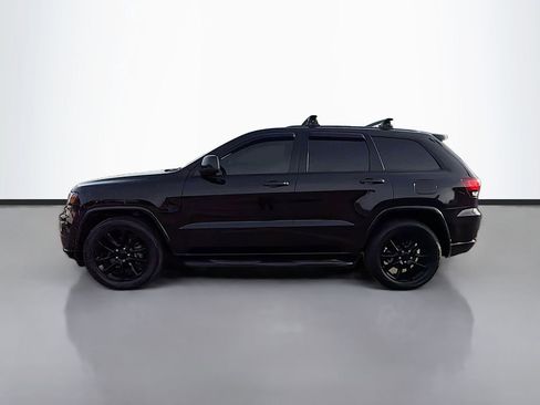 Used 2017 Jeep Grand Cherokee Altitude image 6