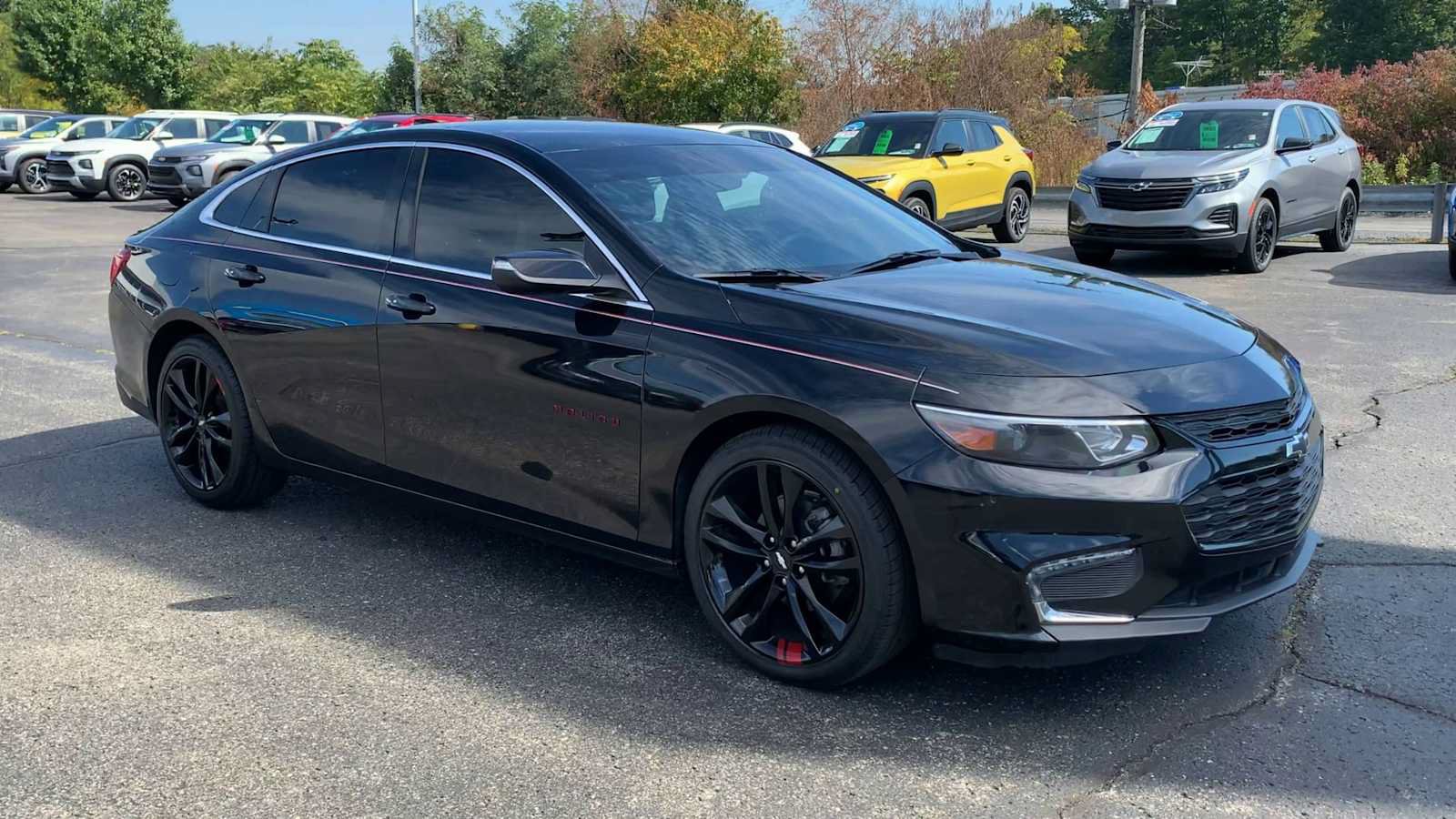Used 2018 Chevrolet Malibu LT w/ Redline Edition FWD image 2