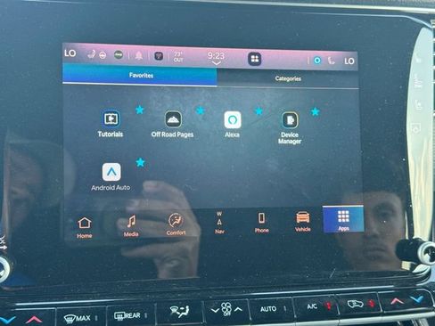 Certified 2024 Jeep Wagoneer 4WD image 37