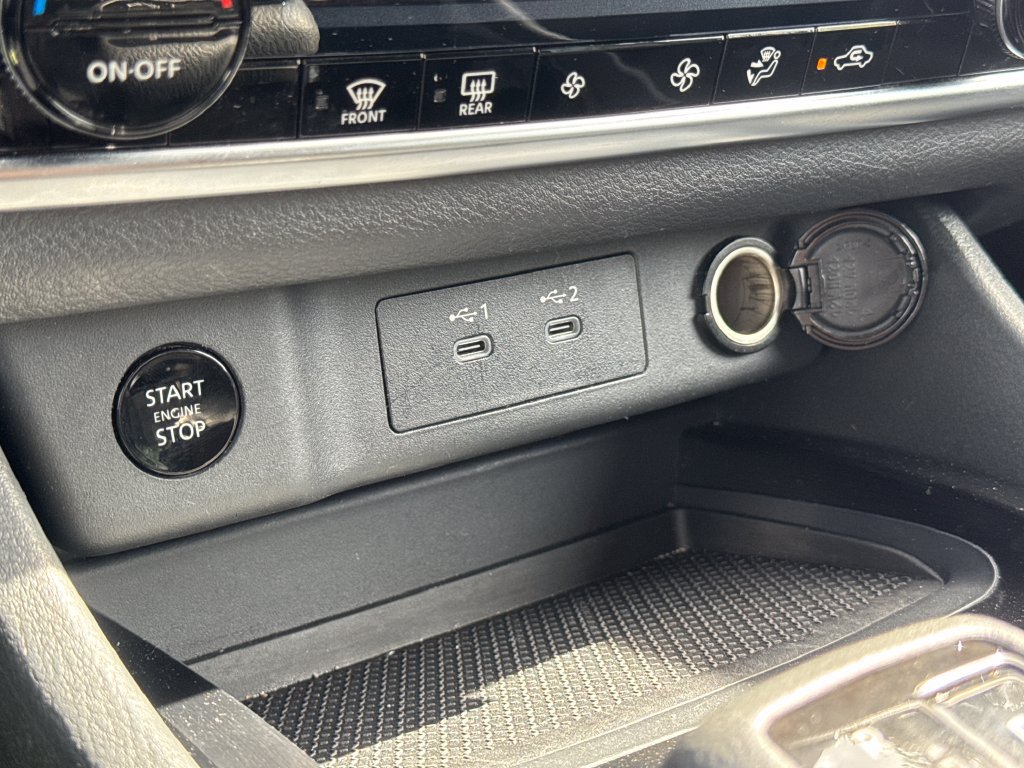 Used 2025 Nissan Rogue SV FWD image 28