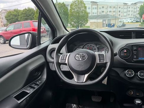 Used 2017 Toyota Yaris L w/ Carpet Mat Package FWD image 21